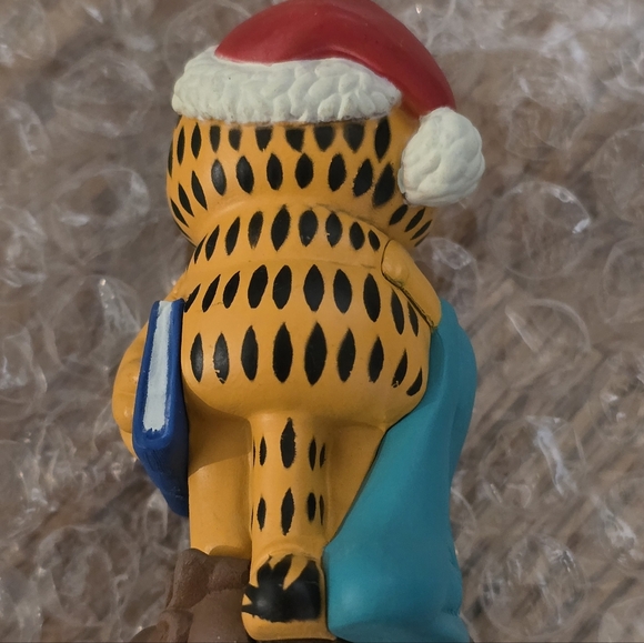 Garfield Hallmark Ornament- Bedtime Story, 1992, NIB - Picture 6 of 13